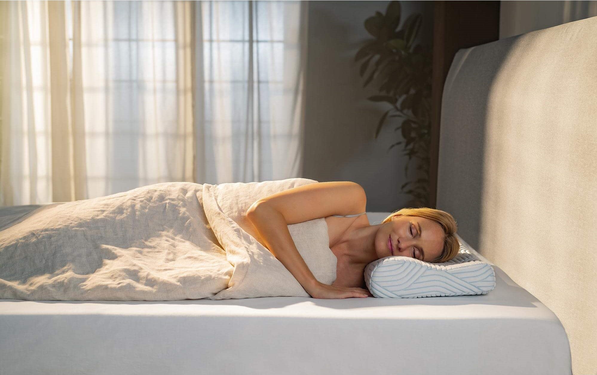 TEMPUR® Shape Queen Schlafkissen mit neuer SmartCool Technologie™ - Vital Sanitätshaus